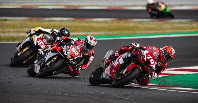 CIV: spettacolo e sorprese nel primo round di Misano