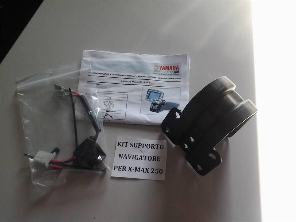 PORTANAVIGATORE YAMAHA XMAX 125/250 (2)