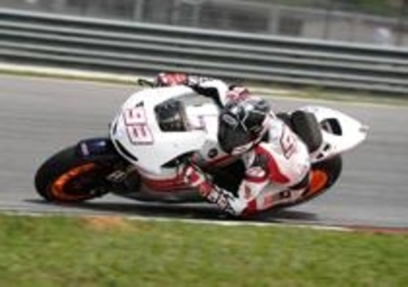 Marc Marquez impegnato nei test di Sepang
