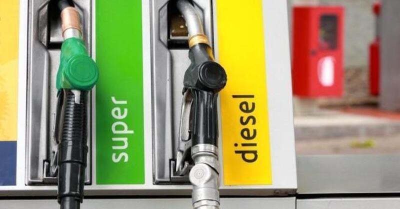 Accise benzina tagliate di 25 cent fino al 2 maggio: la conferma del ministro dell&#039;Economia