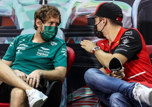 Vettel omaggia Leclerc: &ldquo;Quest&rsquo;anno lo vedrete&hellip;&rdquo;. E lui risponde con una super pole [VIDEO]
