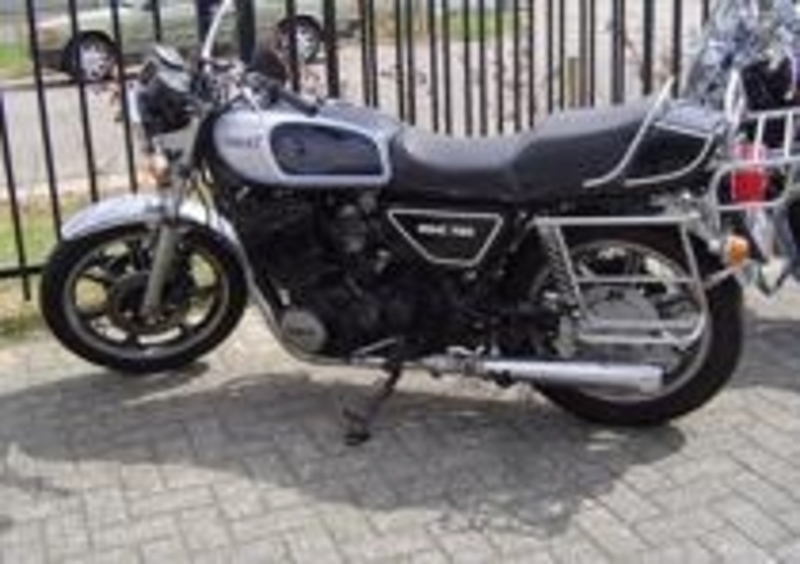 La Yamaha XS750 del 1977
