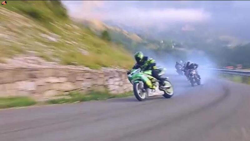 Moto Supersportive e Naked, che traversi sulle Alpi! [VIDEO VIRALE]