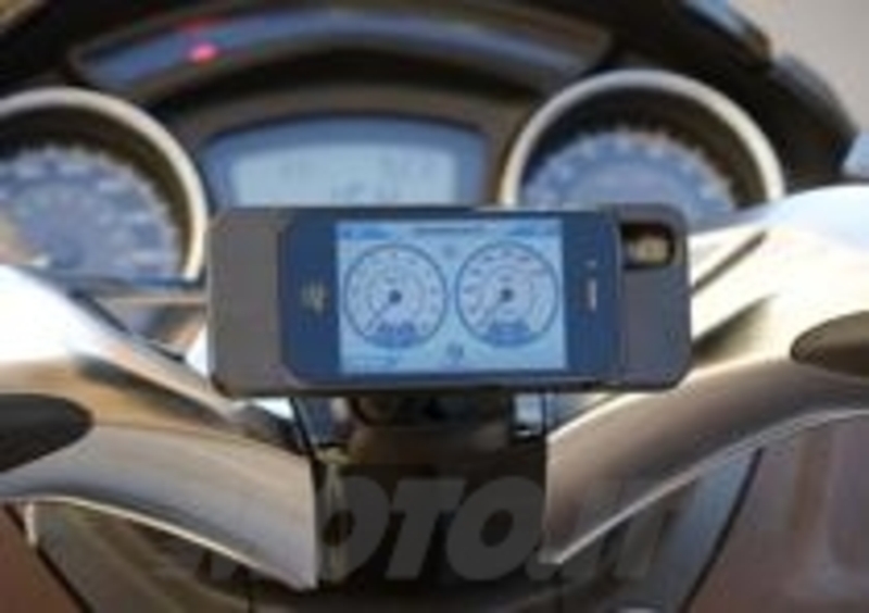 PMP - Piattaforma Multimediale Piaggio &amp;ndash; il primo accessorio per moto certificato Apple
