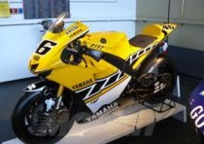 2005: motoGP con verniciatura Kenny Roberts replica
