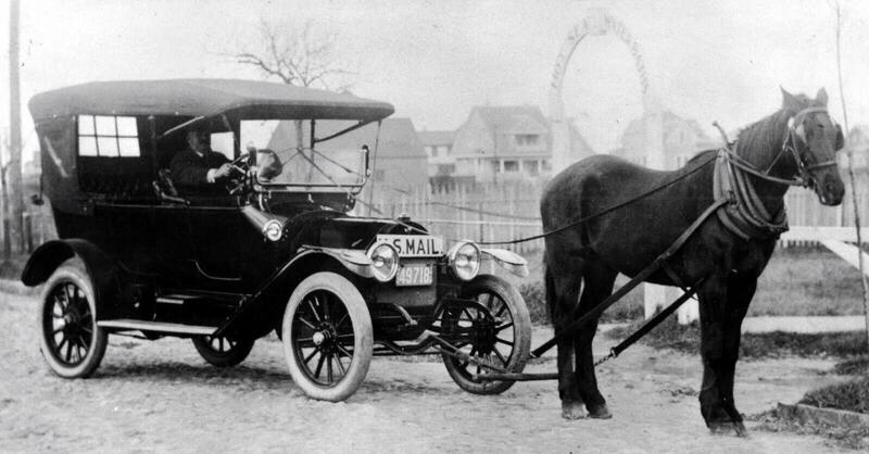 Meglio l&#039;auto del cavallo: cos&igrave; la pi&ugrave; antica pubblicit&agrave; di auto al mondo