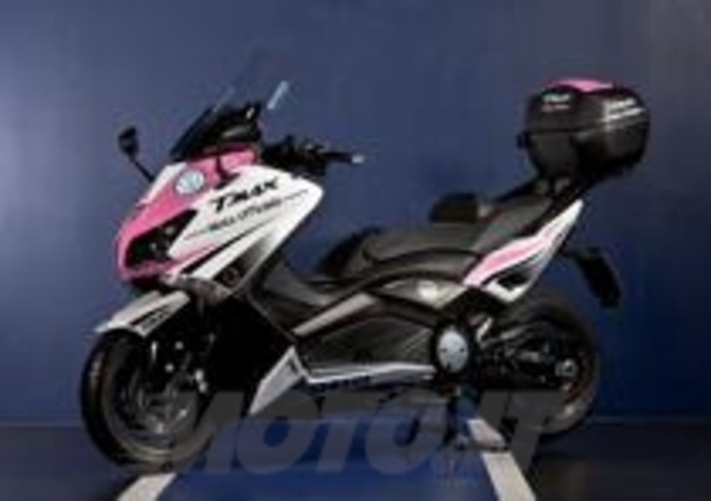 La nuova livrea del TMAX 530 Giro d&#039;Italia 