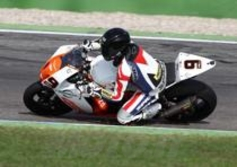 Prese le misure alla pista, devo ammettere che la moto di Nebel &amp;egrave; pi&amp;ugrave; facile di quanto mi aspettassi, meno estrema e soprattutto meno &amp;ldquo;prototipo&amp;rdquo; rispetto alla BMW S1000RR SBK che ho provato recentemente