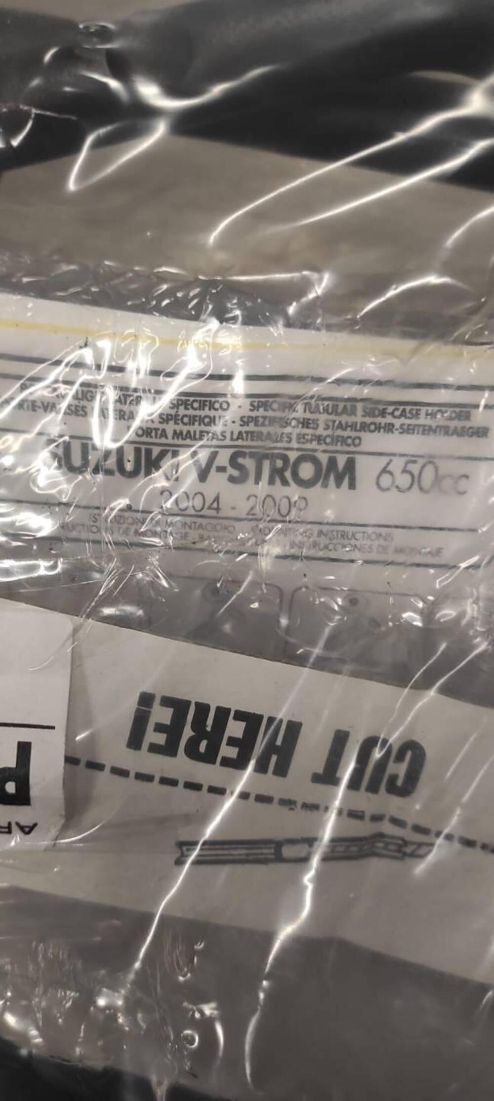 Givi PLR532 supporto bauli lat V-STROM 650 2004-11 (3)