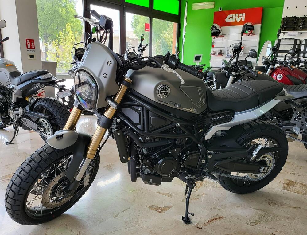 Benelli Leoncino 800 Trail (2022 - 25) (2)