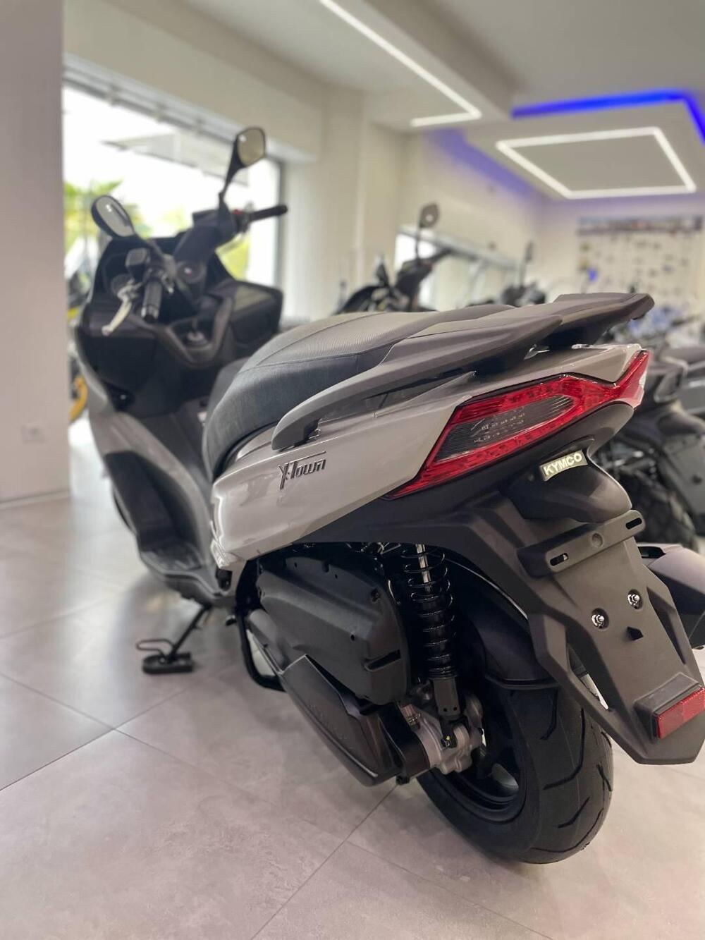 Kymco X-Town 300i (2021 - 24) (7)
