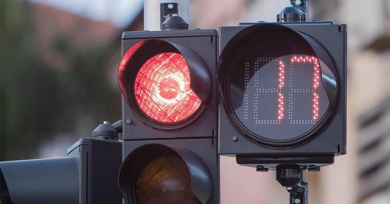 Semafori, countdown anche per auto e moto
