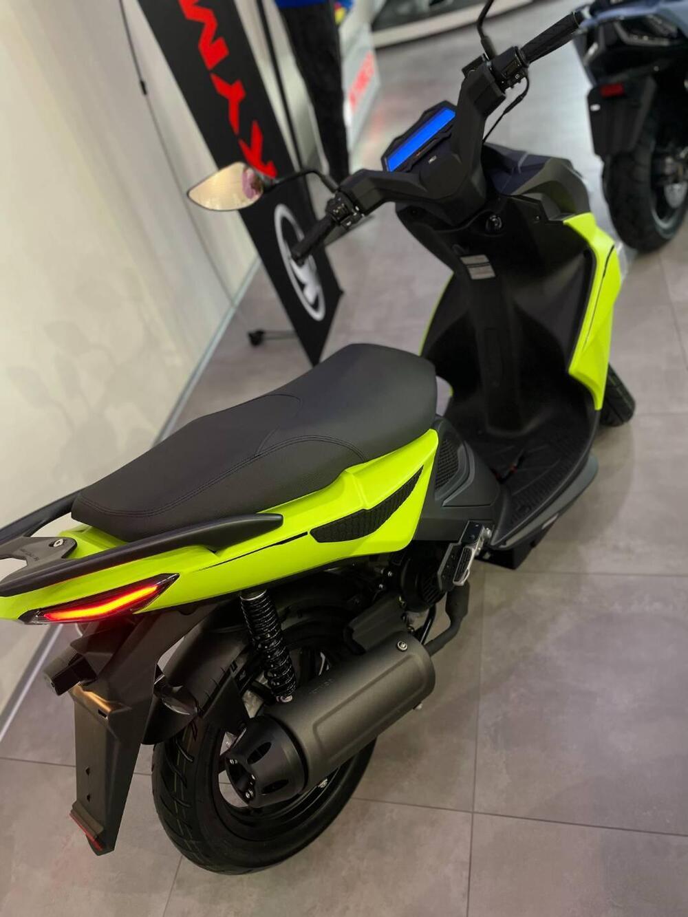 Kymco Super 8 50 R (2022 - 25) (2)
