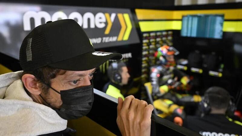 MotoGP 2022. GP del Portogallo, il ritorno di Valentino Rossi nei box della MotoGP [VIDEO]