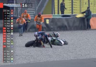 SBK 2022. Ecco che cosa è successo tra Jonathan Rea e Toprak Razgatlioglu ad Assen [VIDEO]