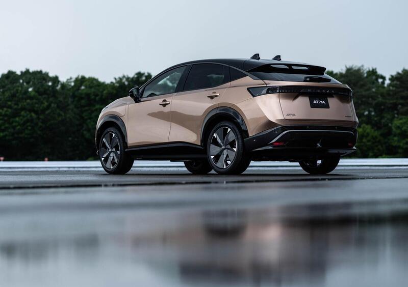 Nissan Ariya (2022-->>) (4)