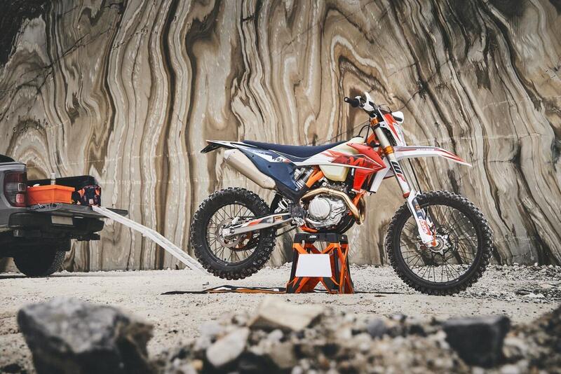 KTM presenta la gamma Enduro 2023. Foto e prezzi