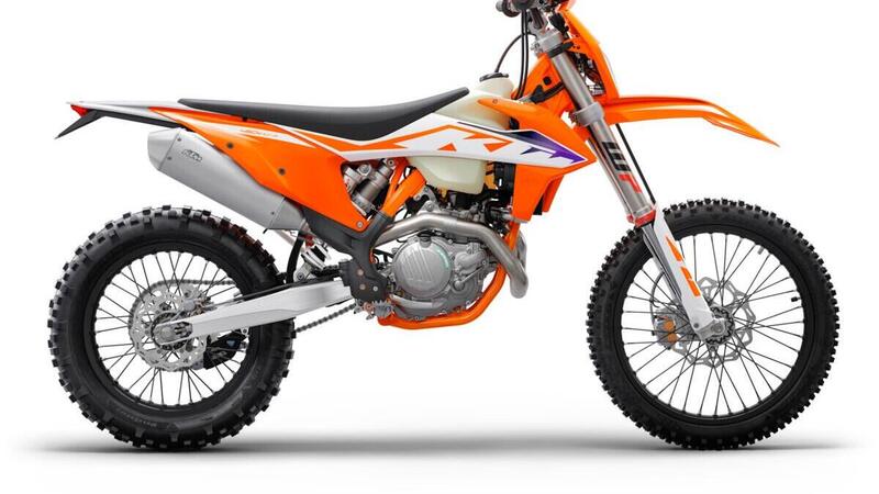 KTM presenta la gamma Enduro 2023. Foto e prezzi