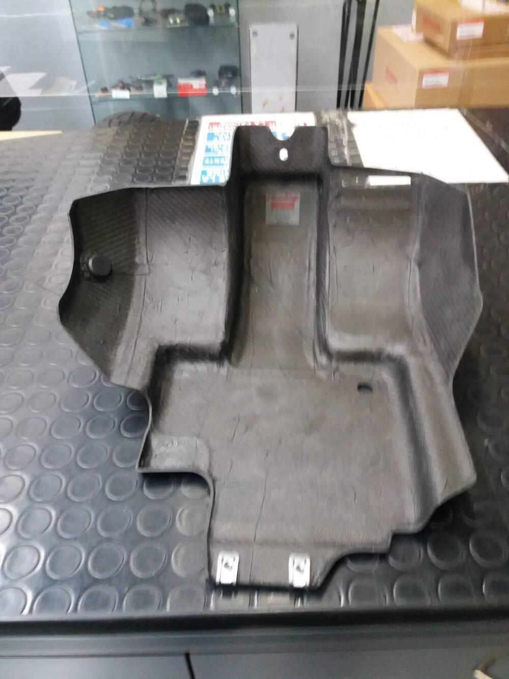 PARACOPPA IN CARBONIO PER APRILIA PEGASO CODICDE A (3)