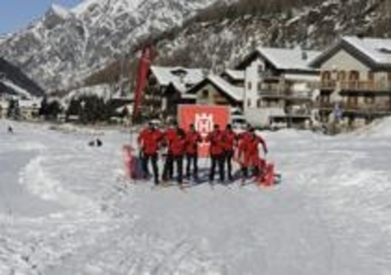 Pronti, via! I piloti si allenano sulle nevi
