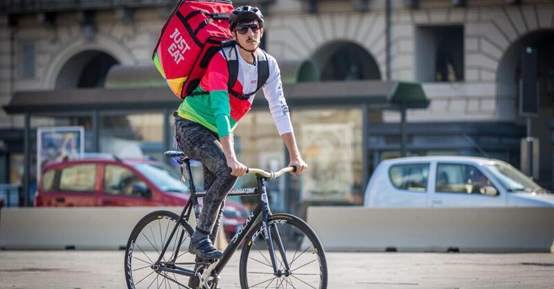 I rider sono lavoratori subordinati. La sentenza del Tribunale di Milano