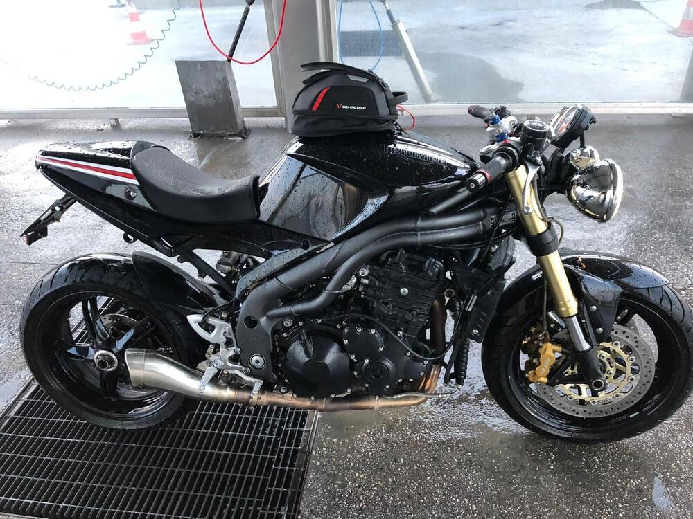 Triumph Speed Triple 1050 (2005 - 11) (2)