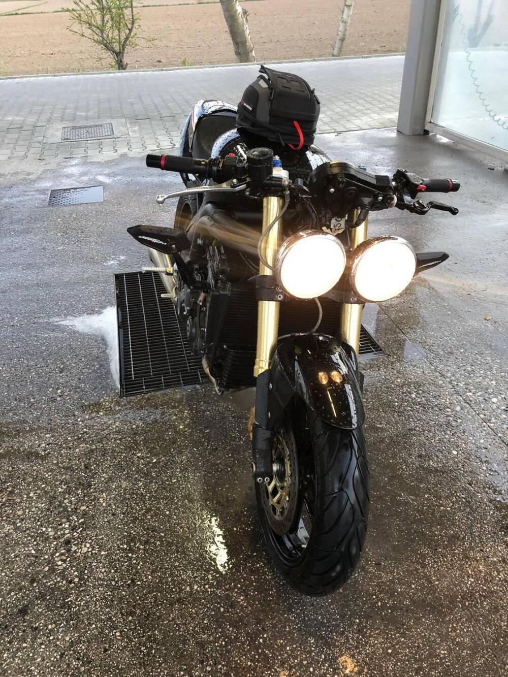 Triumph Speed Triple 1050 (2005 - 11) (3)