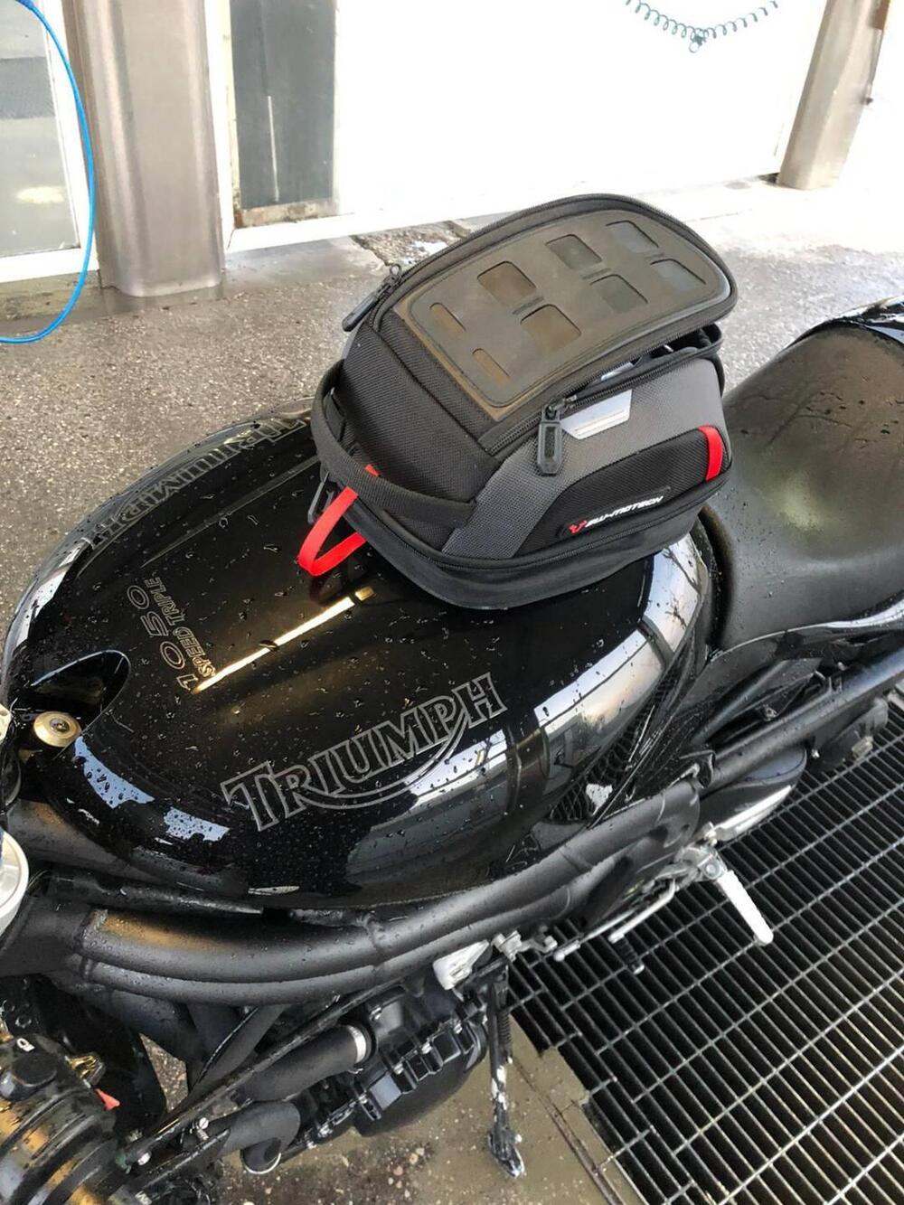 Triumph Speed Triple 1050 (2005 - 11) (7)