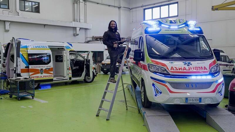 Come nasce una ambulanza? Tutti i segreti della preparazione MAF | Documentario