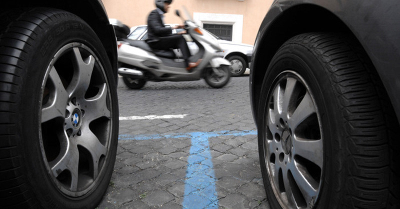 Milano, nuove regole per il parcheggio dei residenti e non residenti