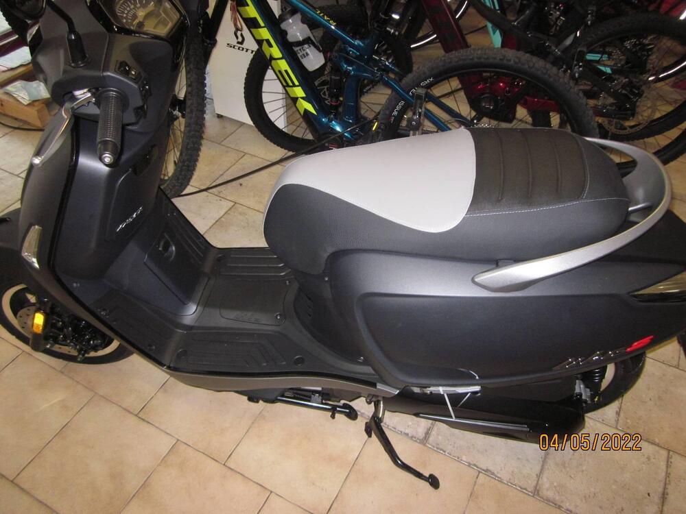 Kymco Like 125 Sport (2021 - 25) (2)