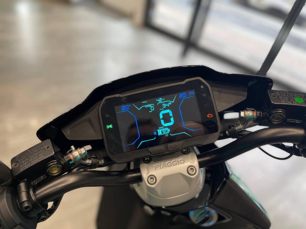 Piaggio 1 Active Feng Chen Wang (2022 - 24) (6)