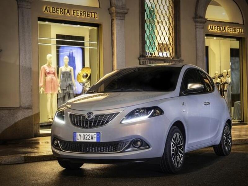 Lancia Ypsilon 1.0 FireFly 5 porte S&S Hybrid Ecochic A. Ferretti