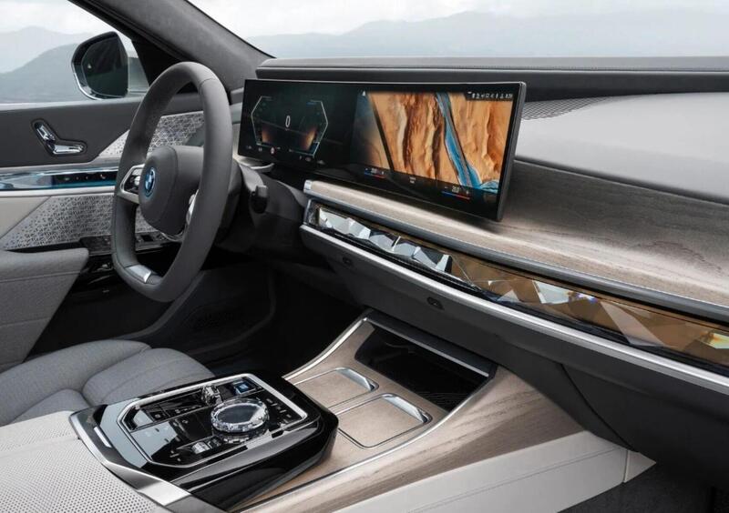 BMW i7 (2022-->>) (12)