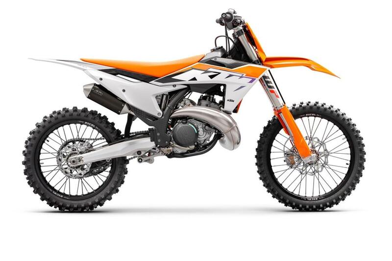 Novit&agrave; sulle KTM SX Cross 2023 a 2 e a 4 tempi. Foto e prezzi