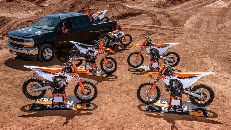 Novit&agrave; sulle KTM SX Cross 2023 a 2 e a 4 tempi. Foto e prezzi