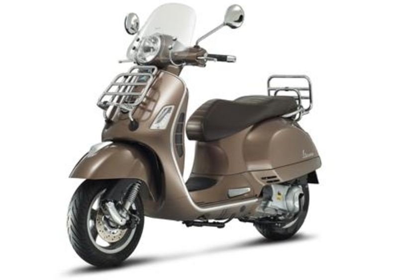 Vespa GTS, in arrivo due versioni speciali: SuperSport e Touring