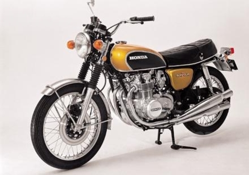 Massimo Clarke: &quot;Storia delle Honda CB 500, 350 e 400 Four&quot;