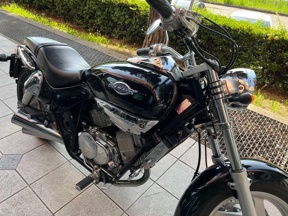 Kymco Venox 250 (2000 - 06) (4)