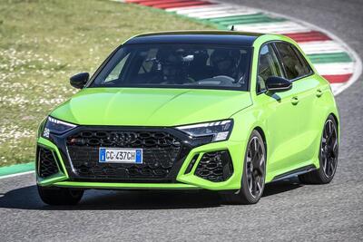 Audi RS3 2022: al Mugello con le Pirelli PZero Trofeo R [VIDEO]