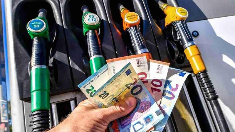 L&rsquo;Italia &egrave; tra i 10 Paesi al mondo dove la benzina costa di pi&ugrave;, ma il primo non &egrave; in Europa