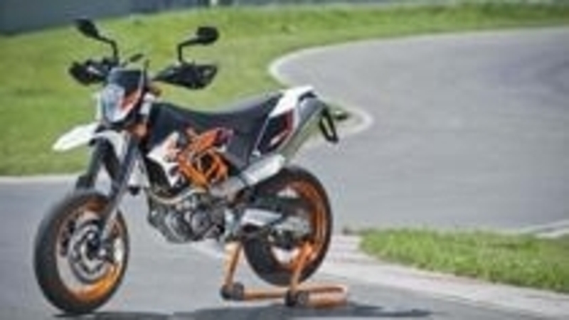 Richiamo KTM per alcuni modelli LC4