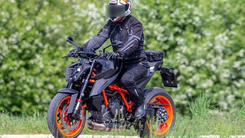 Nuova KTM 1290 Super Duke R [Foto Spia]