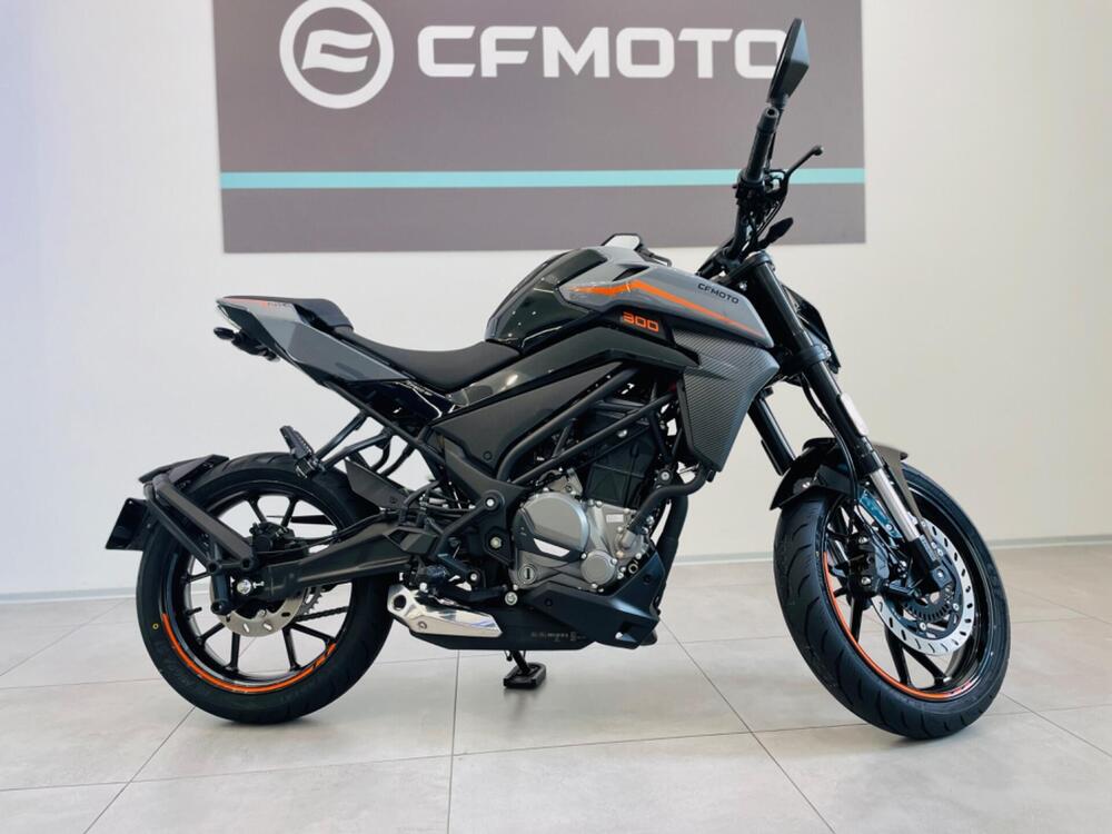 CFMOTO 300NK (2021 - 25)