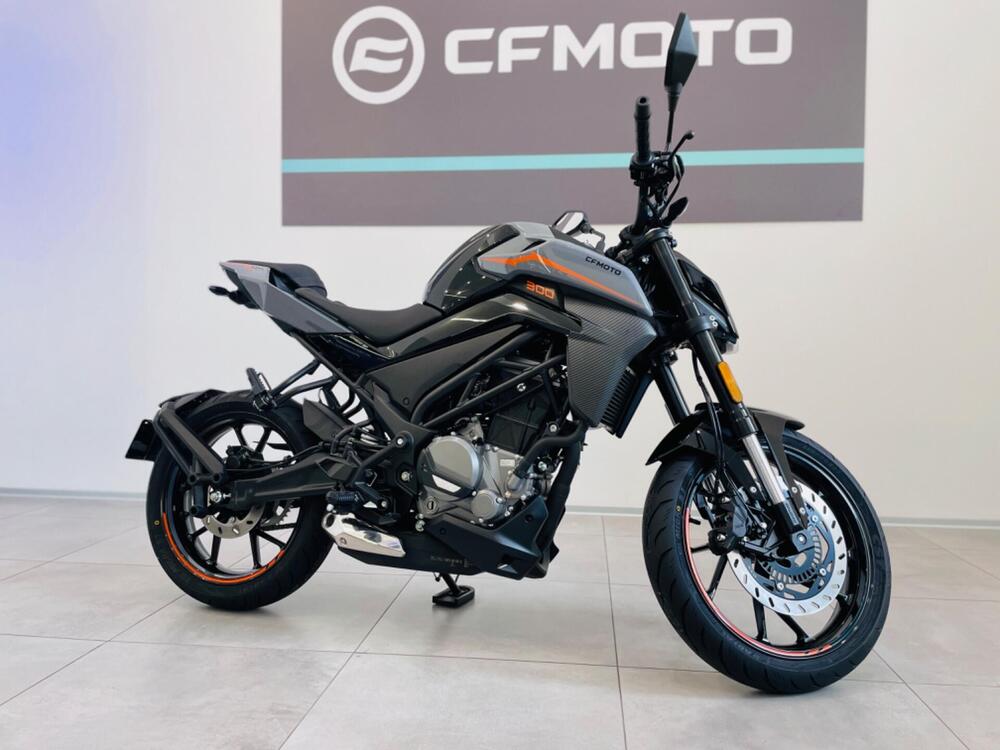 CFMOTO 300NK (2021 - 25) (9)