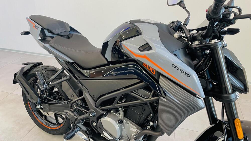 CFMOTO 300NK (2021 - 25) (3)