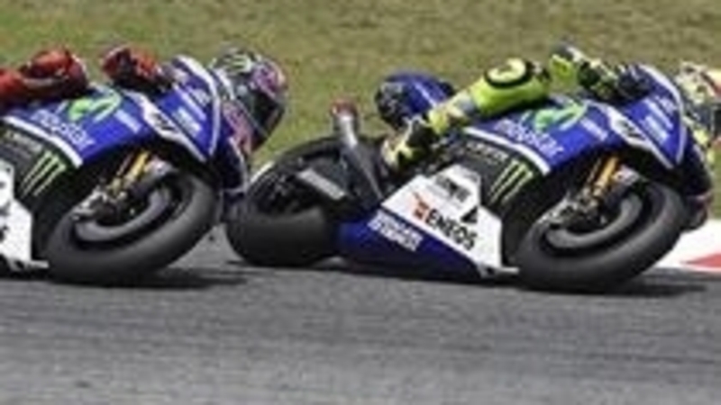 Rossi: "Io davanti, ma per Yamaha la prima guida &egrave; Lorenzo"