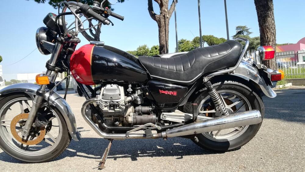 Moto Guzzi V35 C (7)