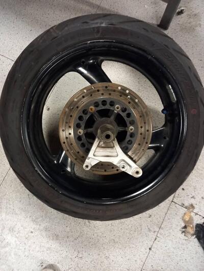 Cerchio posteriore completo gomma corona disco sup Yamaha