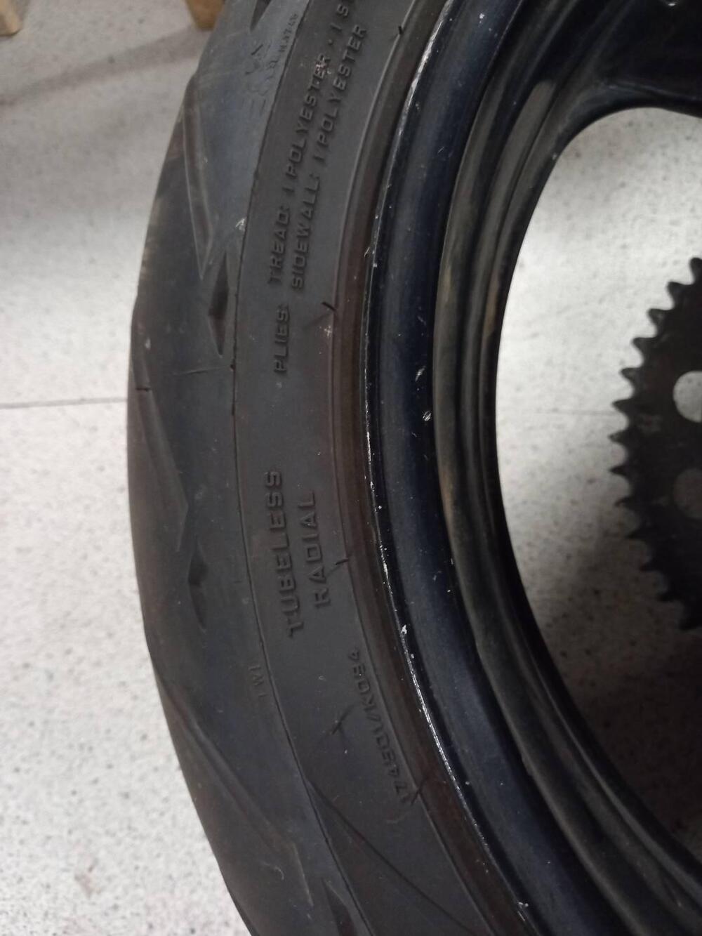 Cerchio posteriore completo gomma corona disco sup Yamaha (3)